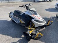 Ski-Doo MXZ 800R X-RS