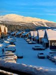 Vindsvåning brevid backen med ski in ski out i Tegefjäll Åre