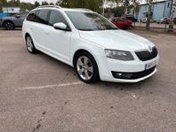 Skoda Octavia Kombi 150hk Premium Canton Värm Kamera Drag