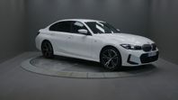 BMW 320 i xDrive/ M Bilar Pris Race/M sport/Aktiv fartP/Drag