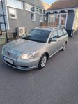 Toyota Avensis Kombi 1.8 VVT-i.Ny bes. S+V.däck.Drag.Mkt.byt