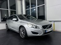 Volvo V60 D5 Summum D-värm Navi PDC 215hk Nyservad