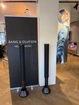 Bang & Olufsen BeoLab 28 Antracit . Snart även silver / Ek )