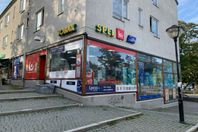 Spel-&Tobak i Söderorts centrum-Hörnlokal-Bra läge