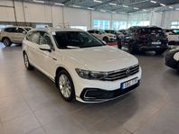 Volkswagen Passat Sportscombi GTE *dragkrok*