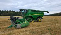 John Deere S690i + Zürn 35-fot Premium Flow + rapsknivar