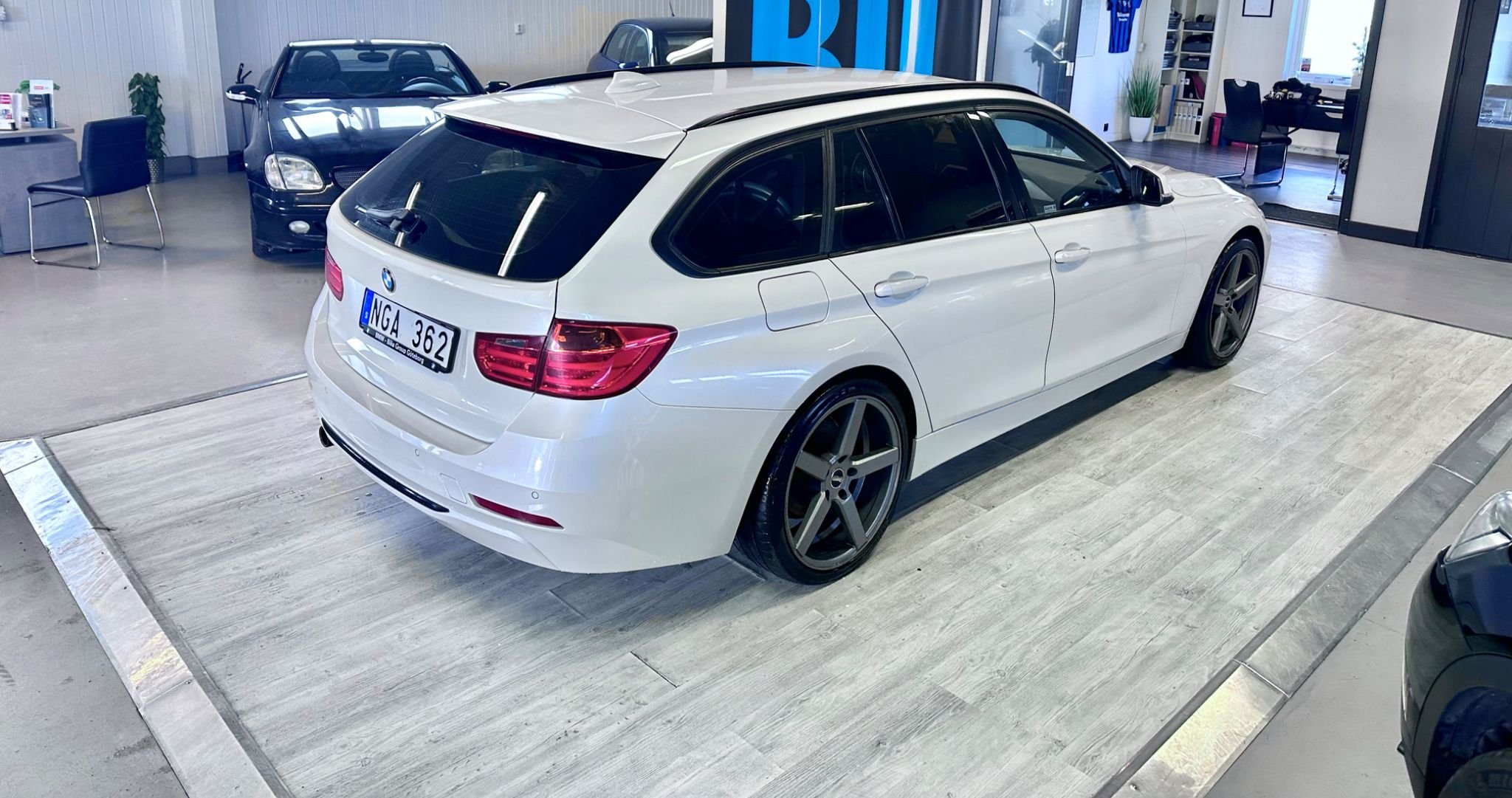 For sale - BMW 318d Touring Manual, 143hp, 2013 for sale at Bilcenter ...