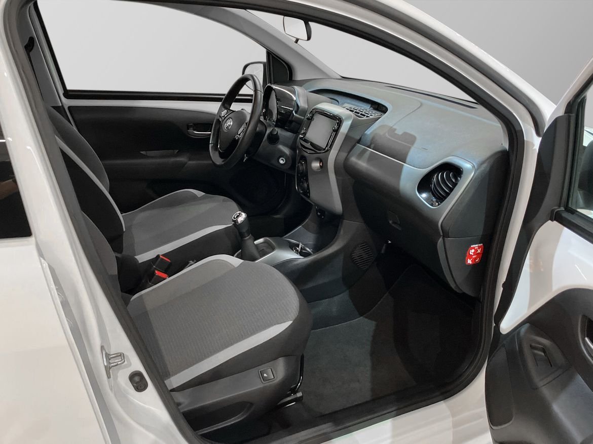 For sale Toyota Aygo 5door 1.0 VVTi Manual, 72hp, 2021 for sale at