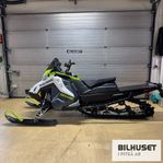 Polaris 650 SKS 146 White/Grey/Lime Matryx Demo -23