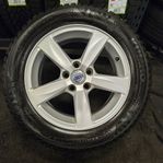 Volvo V40/V50/V70/S60/C30 16 tums fälgar med Kumho dubbdäck