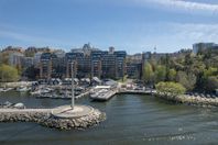 Kontorslokal med panoramautsikt över vattnet i Nacka Strand