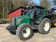 Traktor Valtra N121 Advance