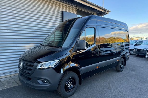 Mercedes-Benz Sprinter eSprinter 320 Skåp A2 SELECT e 81 kWh säljes i ...