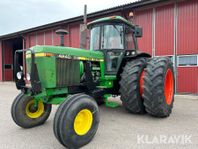 Veterantraktor John Deere 4240