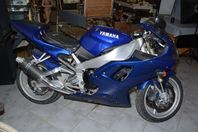 Yamaha Yzf-r1 1.0