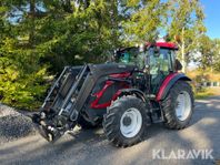 Traktor Valtra A84 med lastare & vikplog