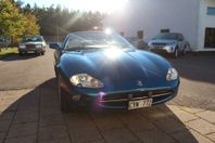 Jaguar XK 8 4,0 Convertible, lågmil, sv såld, kanonfärg!