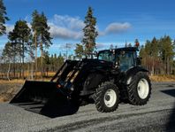 Traktor Valtra A84 SH med redskap