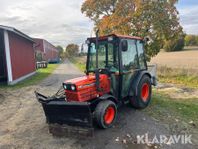 Traktor Kubota B8200 HST D