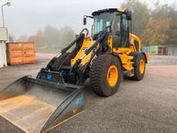 JCB 427 med redskap