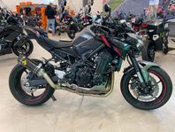 Kawasaki Z900 "Massor av utrustning"