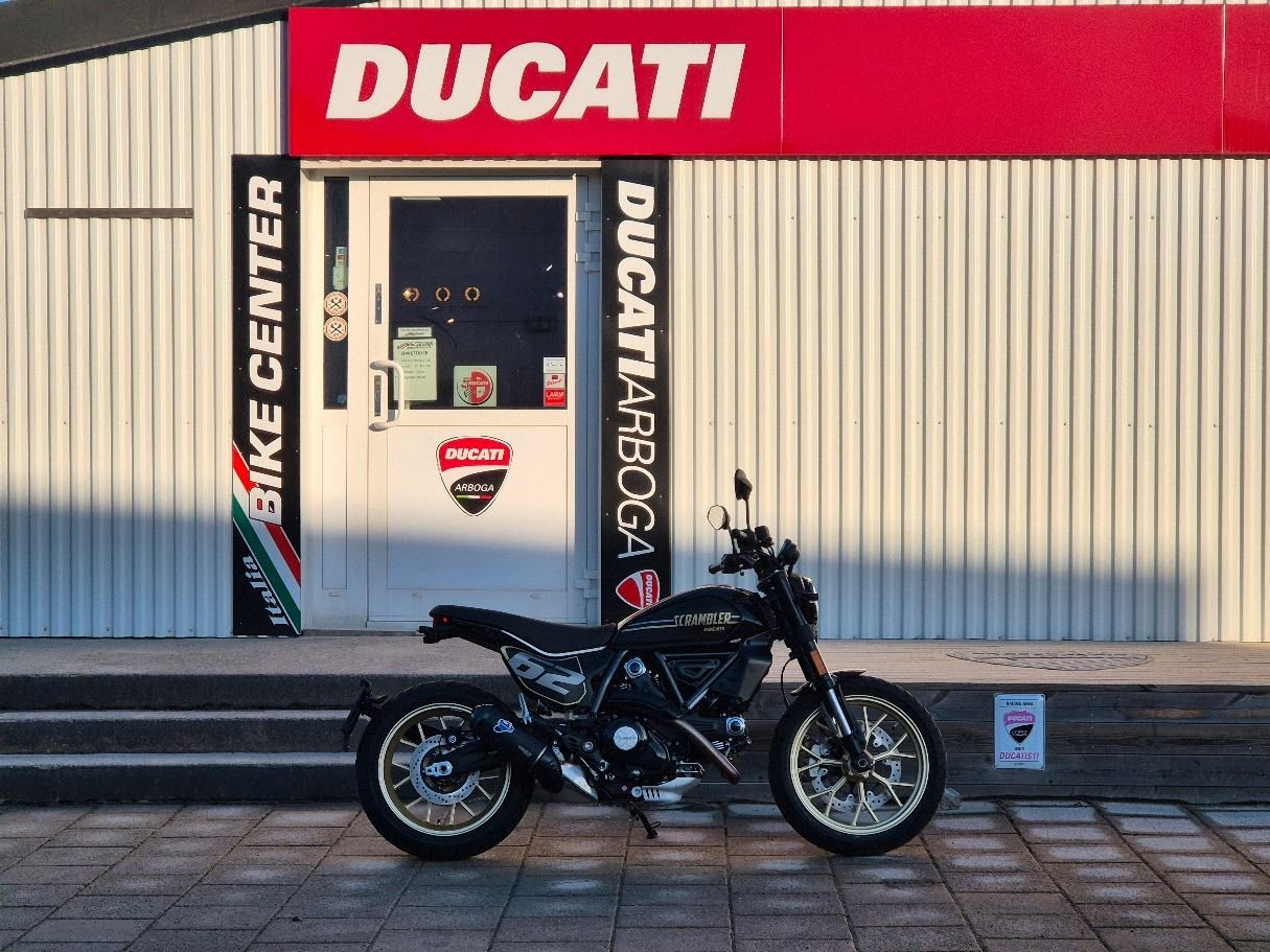 Ducati Scrambler Full Throttl...