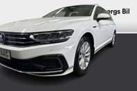 Volkswagen Passat Sportscombi GTE DSG Värmare Drag Navi 218h