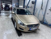 Volvo V60 D2 Momentum Euro 5