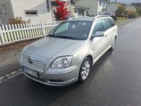 Toyota Avensis Kombi 2.0 150HK  Välskött Pris 29.900kr