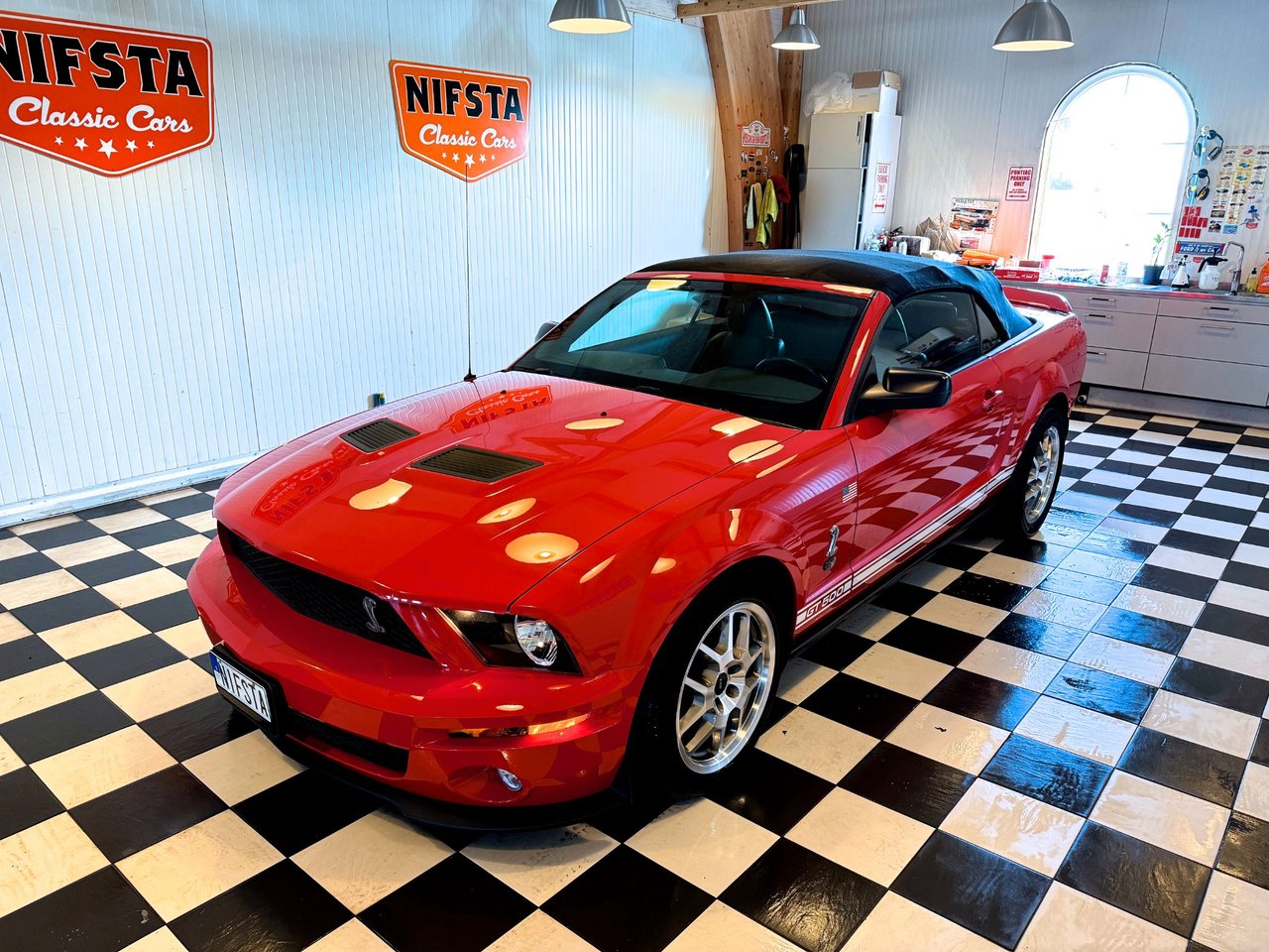 Ford Mustang Shelby GT500 Con...