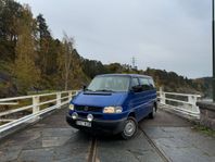 Volkswagen Caravelle 2.5 8 sits SoV-däck Full servad NY BES