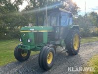 Traktor John Deere 3140