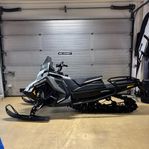 Polaris 650 NORDIC PRO 146 ES White Lightning/Black Demo