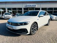 Volkswagen Passat Sportscombi GTE 1.4 TSI GPS // Bra utrusta