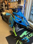 Arctic Cat M8000 Hardcore Alpha 146" 2024 DEMOKÖRD