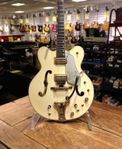 Begagnad Gretsch White Falcon från 1966 hos Musikbörsen