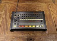 Begagnad Roland TR-808 Trummaskin hos Musikbörsen i Göteborg