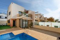 Modern parvilla med privat pool i San Pedro