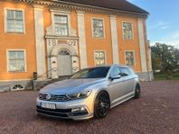 Volkswagen Passat Sportcombi 2.0 TDI 4M R-line GT  Cockpit