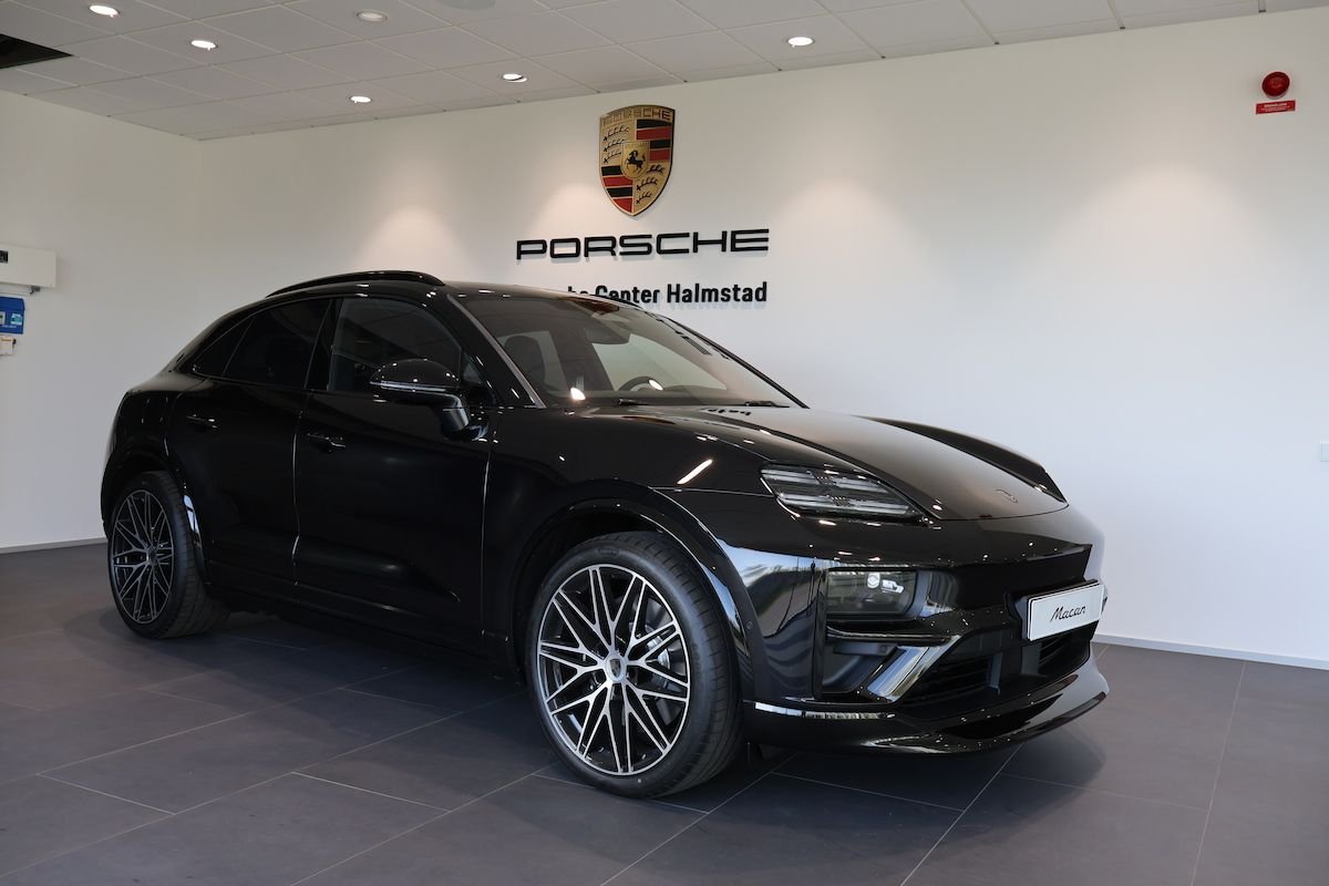 Porsche Macan Turbo Electric, 585hp, 2024