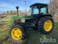 Traktor John Deere 3140