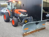 Kubota L5740 Traktor med Vikplog + Sandspridare