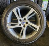 Volvo V70,V50,V40 17 tum original Fälgar med Nokian Dubbdäck