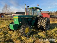 Traktor John Deere 4640