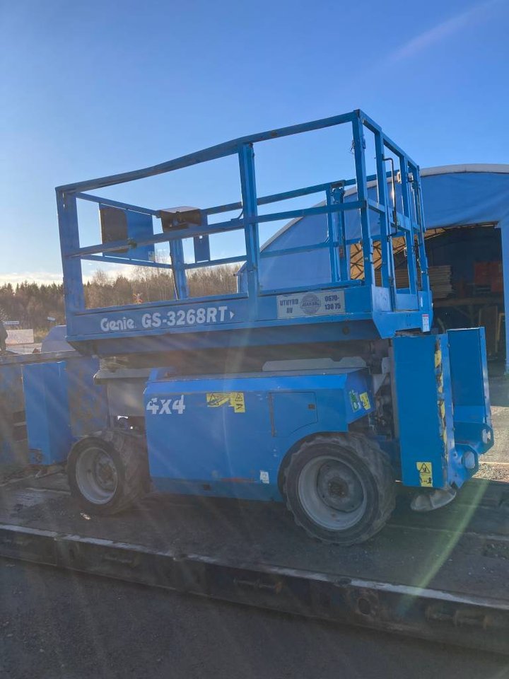 Saxlift Genie-3268 RT Uthyrning