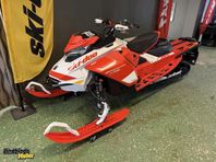 Ski-Doo Renegade Backcountry XRS 146" 850 E-TEC -20