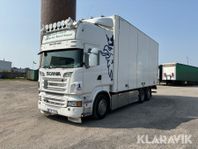 Lastbil Scania R 560 med skåp och bakgavellif