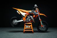 KTM 50 SX FACTORY EDITION - Lagerhoj för snabb leverans