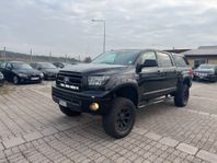 Toyota Tundra 5.7 V8 386HK iFORCE 4WD CREWMAX SKINN KÅPA