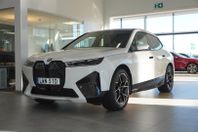 BMW iX xDrive50 Momsbil Sporpaket Innovation Comfort Luftfjä